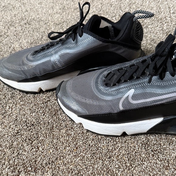 Nike Black and Gray Men's Sneakers - Picture 3 of 4